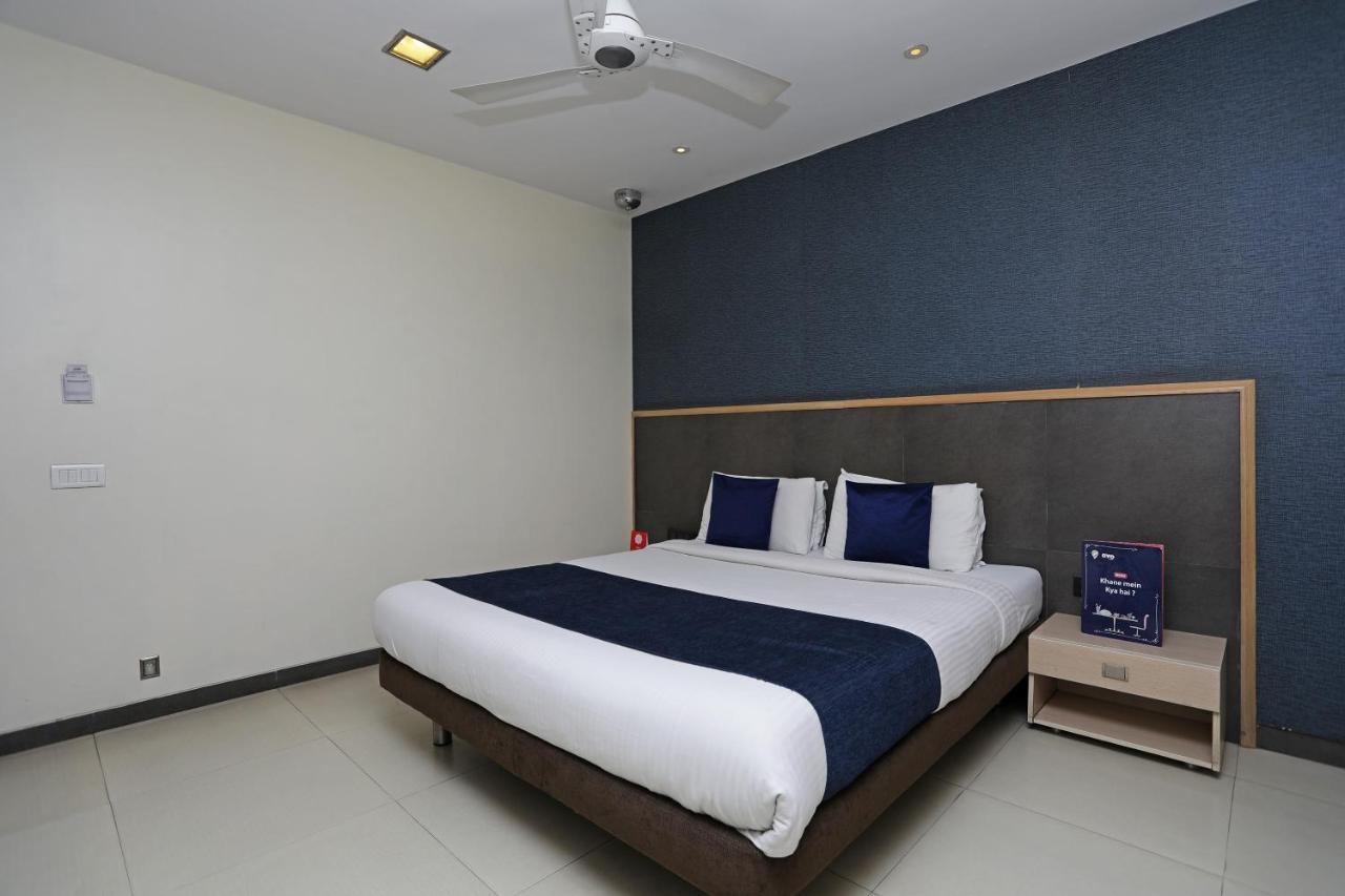 The Sirona Hotel Pune Esterno foto