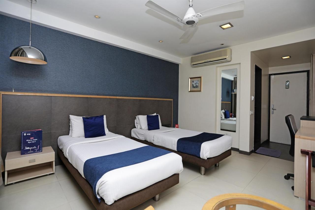 The Sirona Hotel Pune Esterno foto